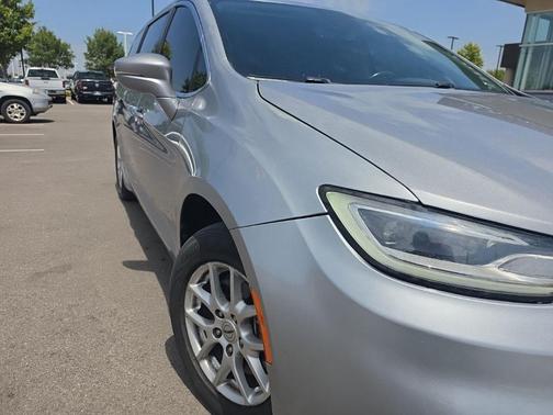Billet Silver Metallic Clearcoat 2021 Chrysler Pacifica Touring L