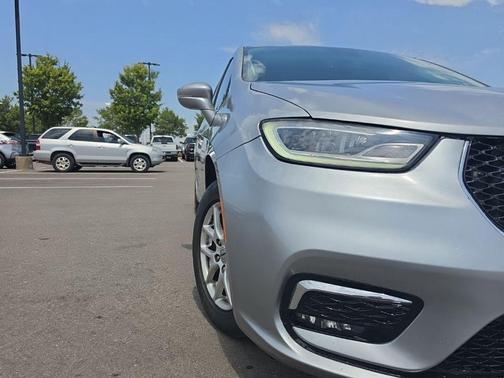Billet Silver Metallic Clearcoat 2021 Chrysler Pacifica Touring L