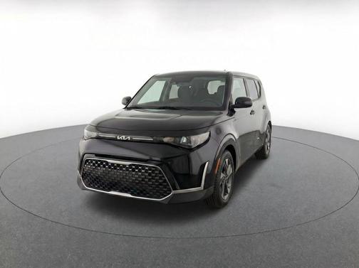 Fusion Black 2023 Kia Soul EX