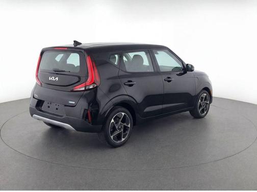 Fusion Black 2023 Kia Soul EX