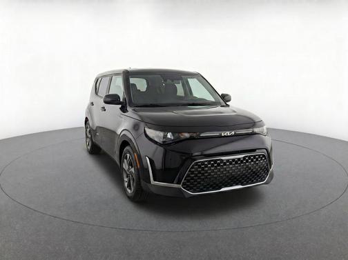 Fusion Black 2023 Kia Soul EX