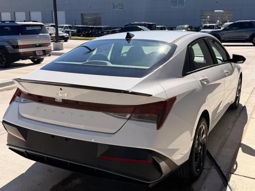 2026 Hyundai ELANTRA Sport