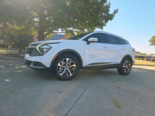 Glacial White Pearl 2023 Kia Sportage EX