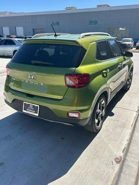 2023 Hyundai VENUE SEL