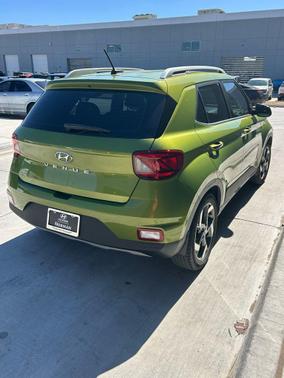 2023 Hyundai VENUE SEL