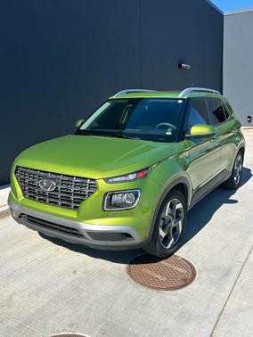 2023 Hyundai VENUE SEL