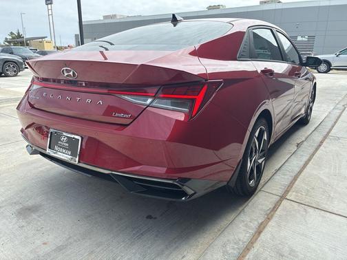 2023 Hyundai ELANTRA Limited