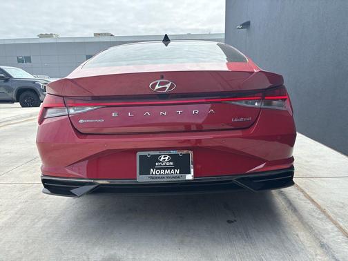 2023 Hyundai ELANTRA Limited