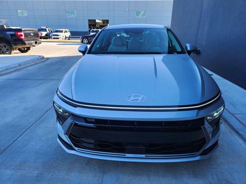 2026 Hyundai SONATA Hybrid Base