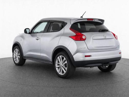 Chrome Silver 2012 Nissan Juke SV