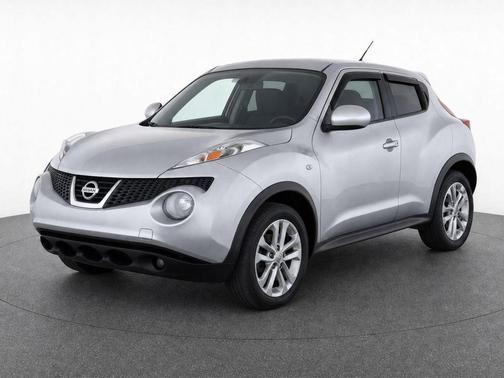 Chrome Silver 2012 Nissan Juke SV