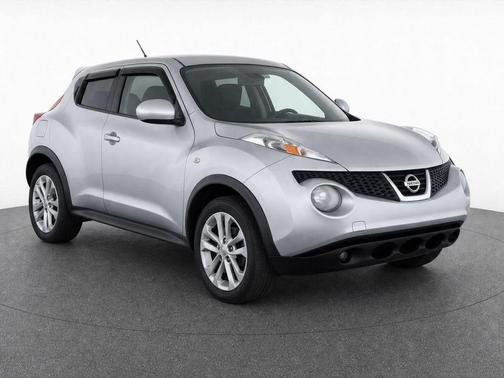 Chrome Silver 2012 Nissan Juke SV