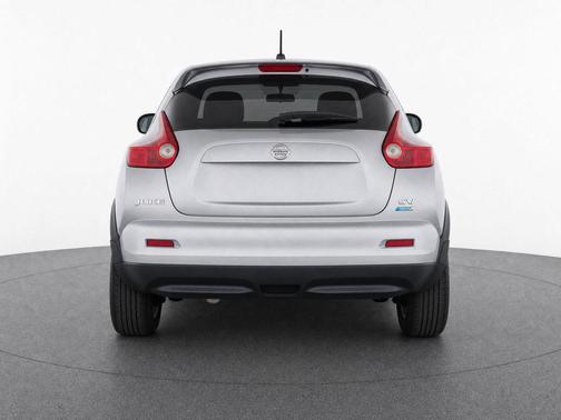Chrome Silver 2012 Nissan Juke SV