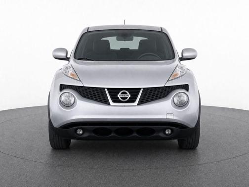 Chrome Silver 2012 Nissan Juke SV