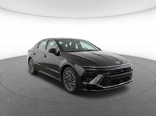 Abyss Black 2025 Hyundai SONATA Hybrid Limited
