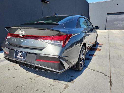 2025 Hyundai ELANTRA Sport