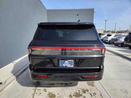 Black Metallic 2025 Lincoln Navigator Reserve