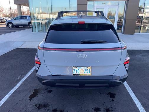 2025 Hyundai KONA SEL