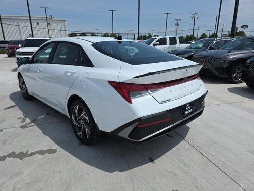 2025 Hyundai ELANTRA Sport