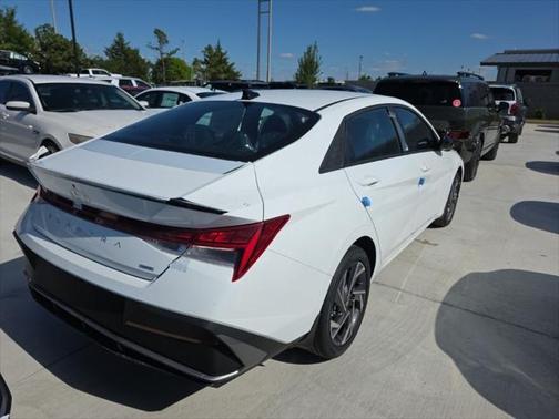 2025 Hyundai ELANTRA Sport