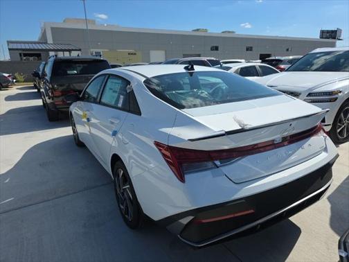 2025 Hyundai ELANTRA Sport
