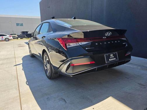 Abyss Black 2026 Hyundai ELANTRA Limited