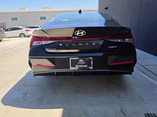 Abyss Black 2026 Hyundai ELANTRA Limited