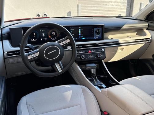 2025 Hyundai TUCSON SE