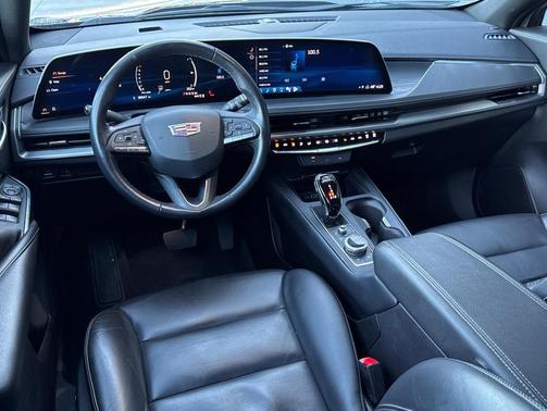 2024 Cadillac XT4 Premium Luxury