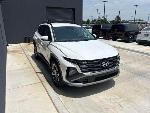 Serenity White Pearl 2026 Hyundai TUCSON SEL Plus