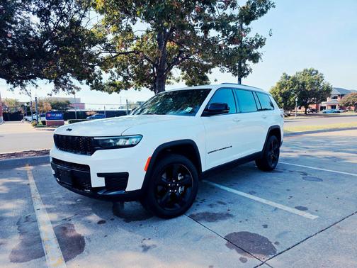 Bright White Clearcoat 2024 Jeep Grand Cherokee L Altitude