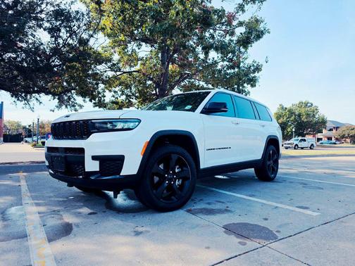 Bright White Clearcoat 2024 Jeep Grand Cherokee L Altitude