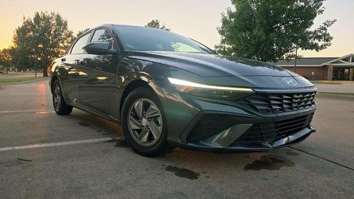 Amazon Gray 2025 Hyundai ELANTRA SE