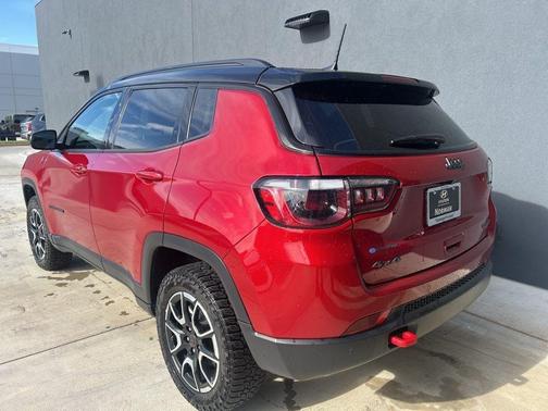 Red Hot Pearlcoat 2025 Jeep Compass Trailhawk