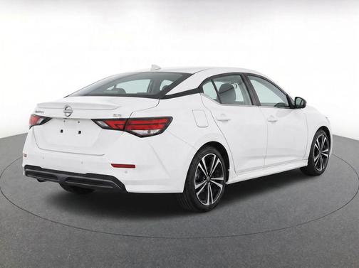 Aspen White TriCoat Pearl 2022 Nissan Sentra SR