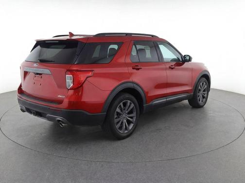 Rapid Red Metallic Tinted Clearcoat 2023 Ford Explorer XLT