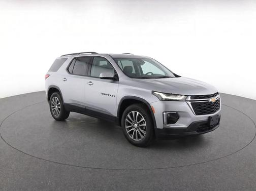 Sterling Gray Metallic 2023 Chevrolet Traverse RS