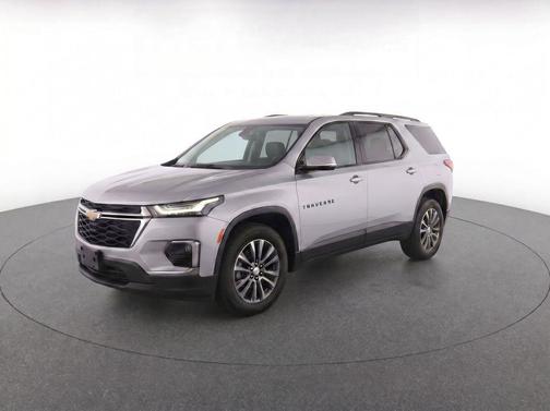 Sterling Gray Metallic 2023 Chevrolet Traverse RS