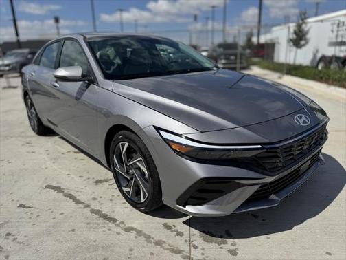 2025 Hyundai ELANTRA Limited