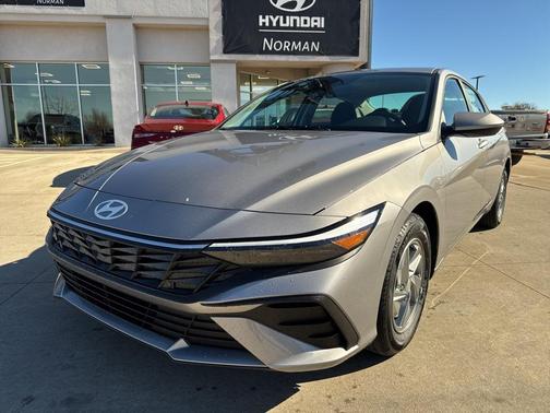 2026 Hyundai ELANTRA SE