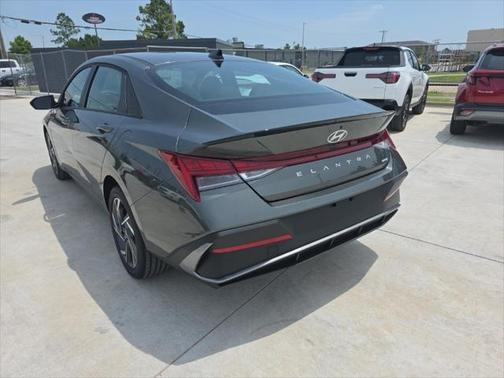 2025 Hyundai ELANTRA Sport