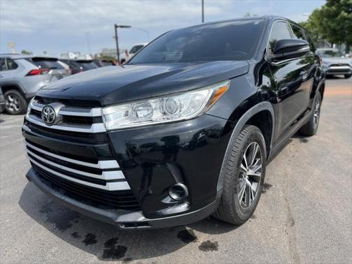 2019 Toyota Highlander LE I4