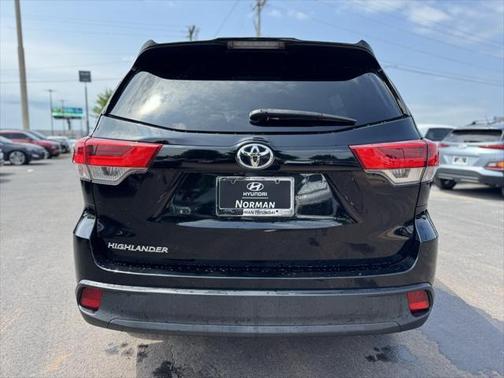 2019 Toyota Highlander LE I4