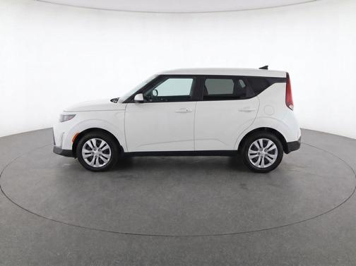 Snow White Pearl 2024 Kia Soul LX
