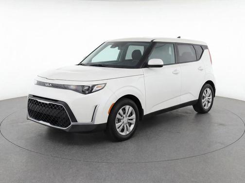 Snow White Pearl 2024 Kia Soul LX