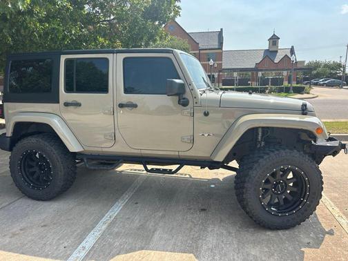 Gobi Clearcoat 2017 Jeep Wrangler Unlimited Sahara