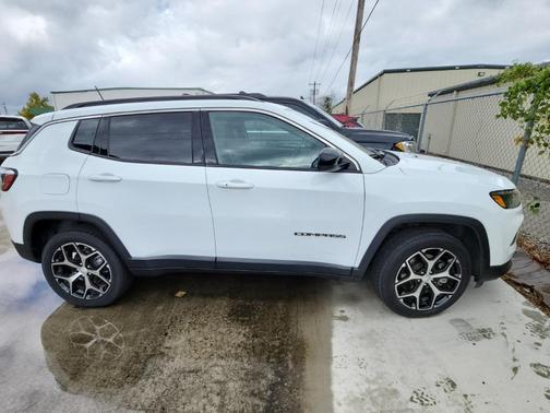 2024 Jeep Compass Latitude