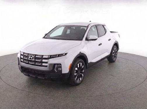 Atlas White 2025 Hyundai SANTA CRUZ SE