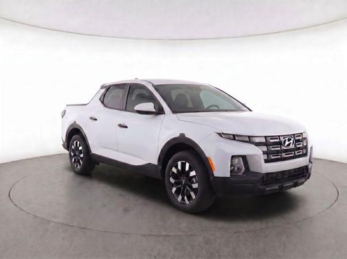 Atlas White 2025 Hyundai SANTA CRUZ SE