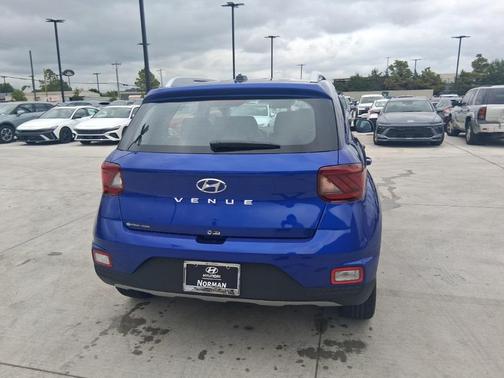 2025 Hyundai VENUE Limited